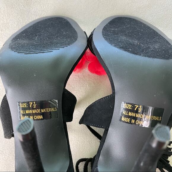 Qupid NWOB Fringe Wrap Tie Sandal Red Flowers Open Toe Stiletto Heel Size 7.5 - Picture 7 of 7